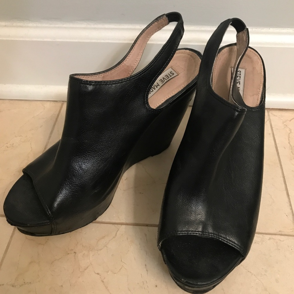 Steve Madden black leather wedge